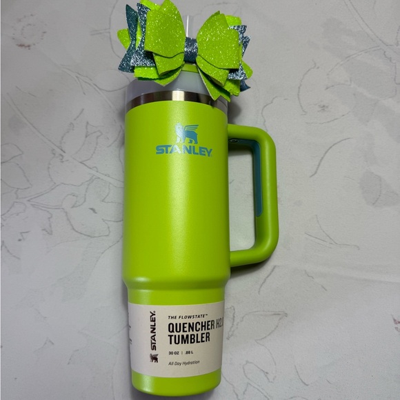 Stanley Bright Lime 30oz Quencher Tumbler with Bow - Picture 1 of 2